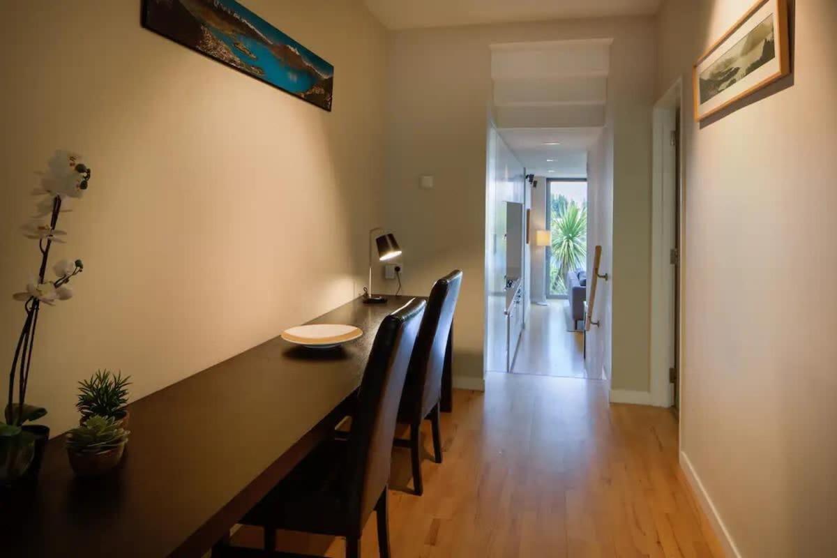 Stunning Lakeview 1 Bedroom Apartment Queenstown Eksteriør bilde