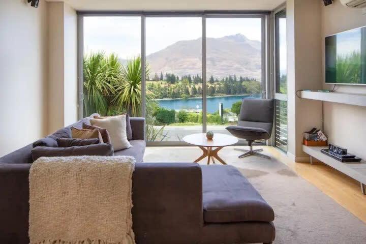 Stunning Lakeview 1 Bedroom Apartment Queenstown Eksteriør bilde